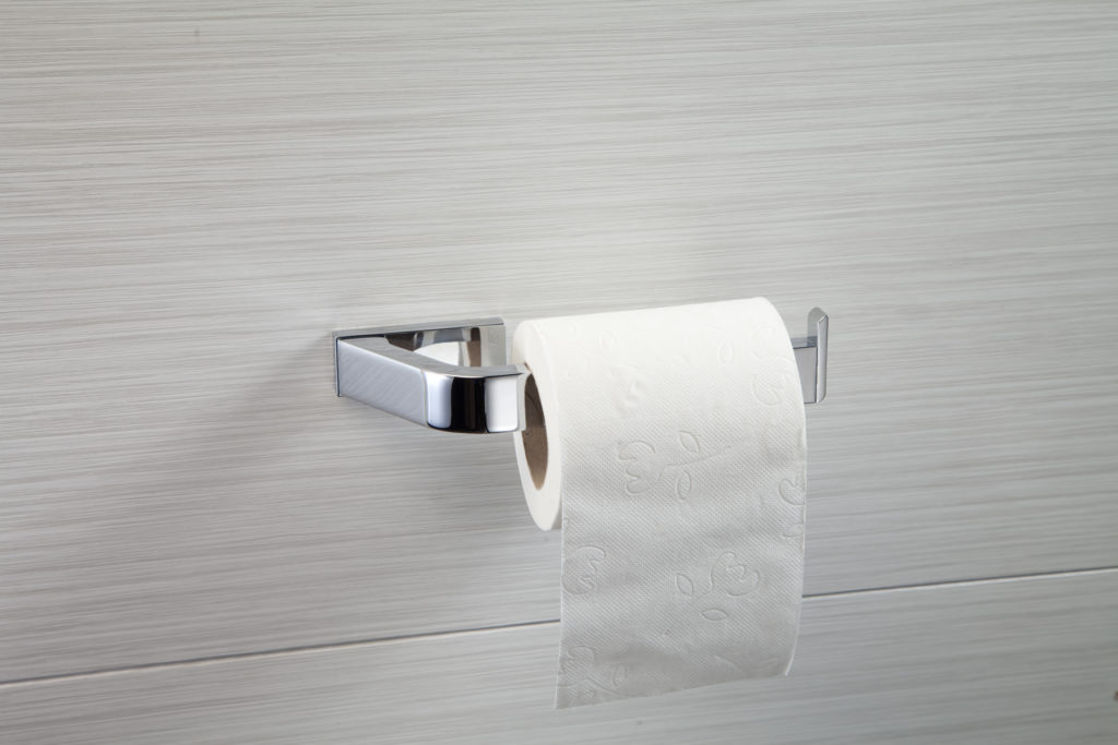 Portarrollos de pie o de pared? 🤔 Lo que si sabemos es que es un  indispensable! 👉 Porta papel higiénico cromo con reserva 🧻 🤗 Hoy te…